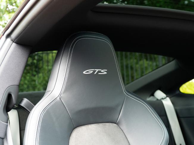 PORSCHE 911 Photo 12