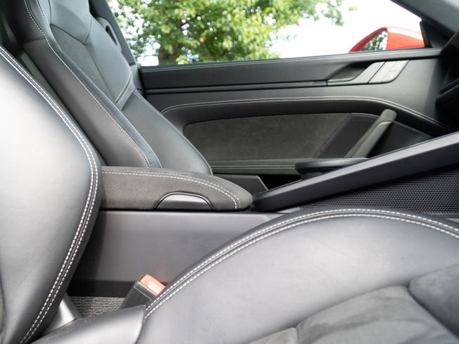 PORSCHE 911 Photo 13