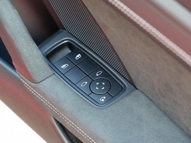 PORSCHE 911 Photo 18