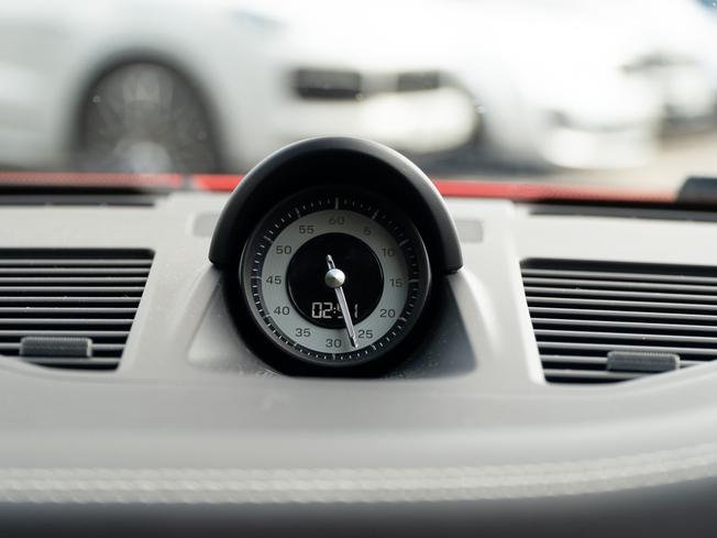 PORSCHE 911 Photo 20