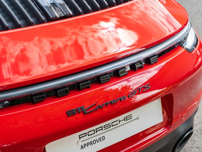 PORSCHE 911 Photo 35