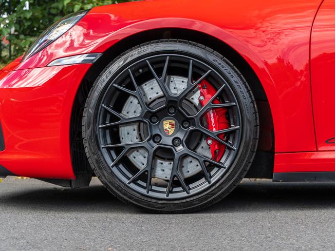 PORSCHE 911 Photo 4