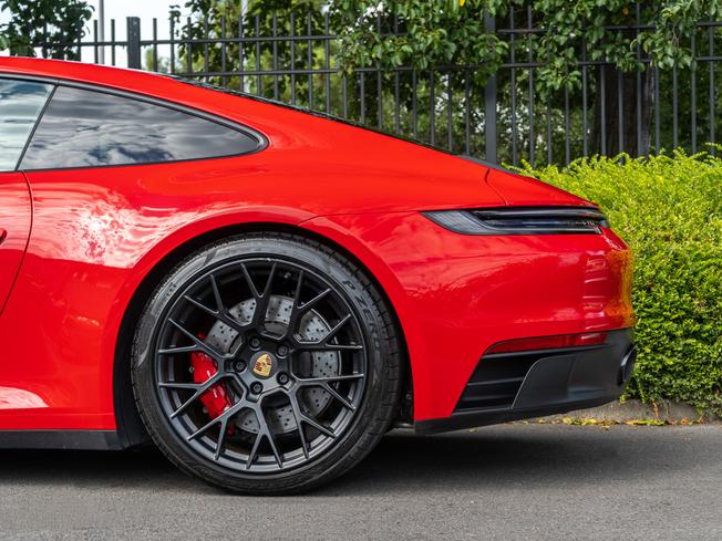 PORSCHE 911 Photo 43