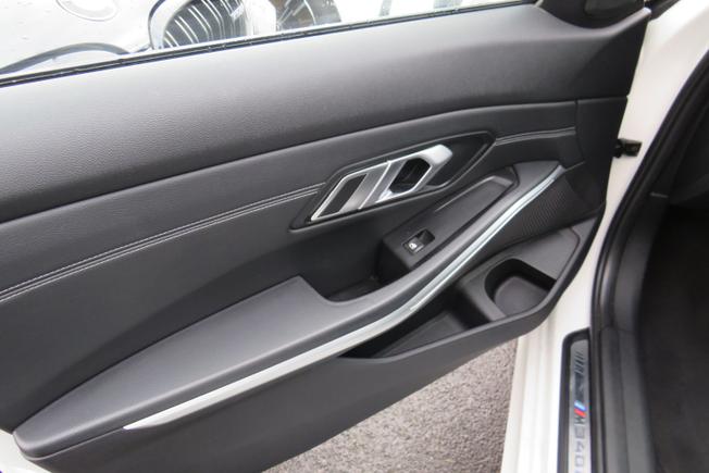 BMW 3 Series Photo 12