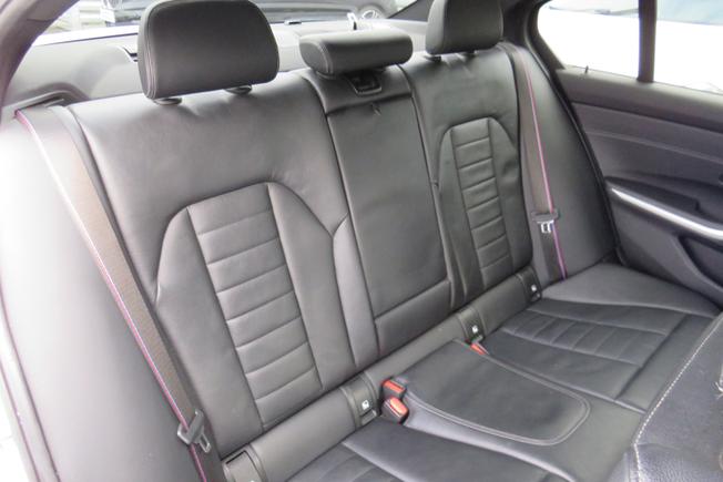 BMW 3 Series Photo 17