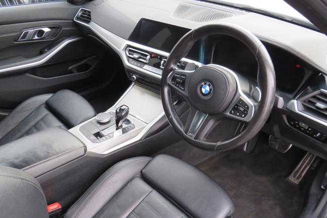 BMW 3 Series Photo 22