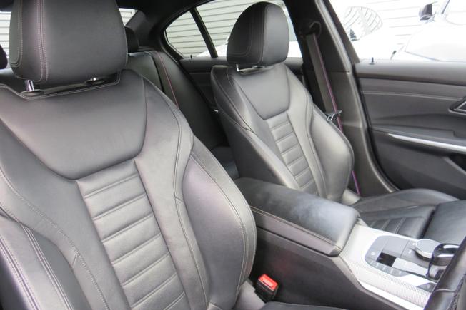 BMW 3 Series Photo 24