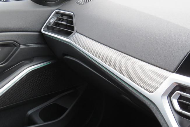 BMW 3 Series Photo 35