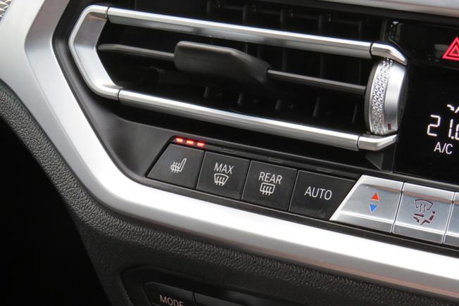 BMW 3 Series Photo 36