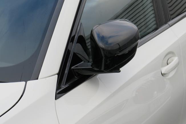 BMW 3 Series Photo 8