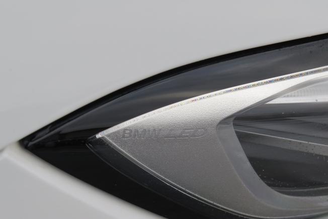 BMW 3 Series Photo 9