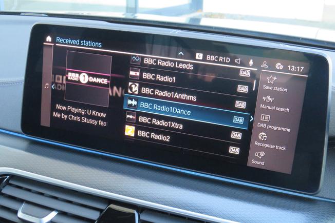 BMW 5 Series Photo 11