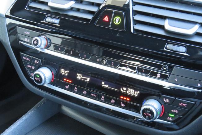 BMW 5 Series Photo 21