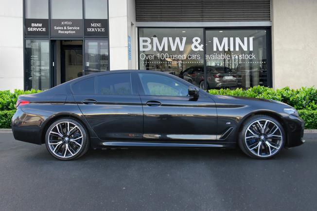 BMW 5 Series Photo 3