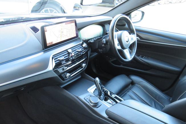 BMW 5 Series Photo 35