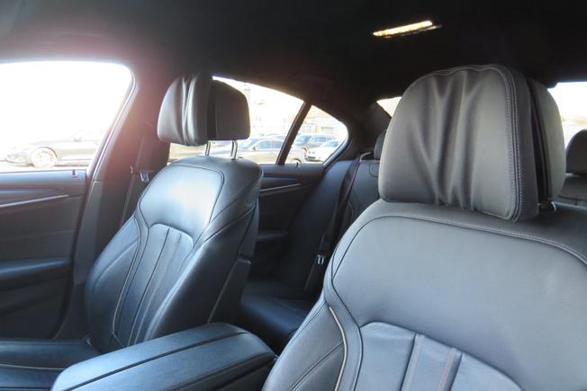 BMW 5 Series Photo 36