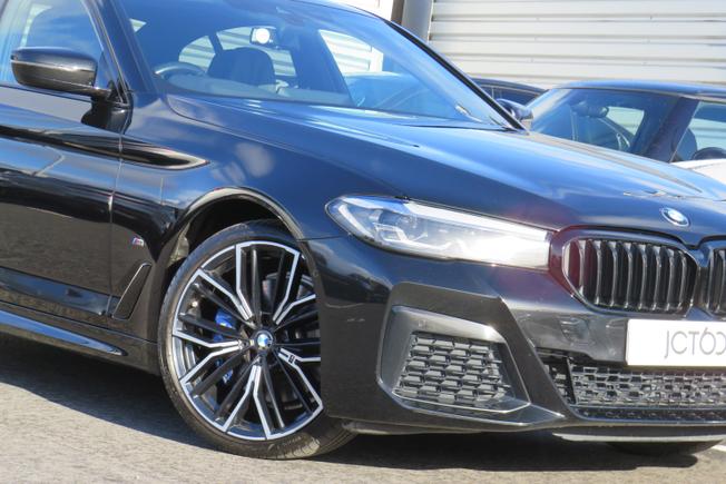 BMW 5 Series Photo 38
