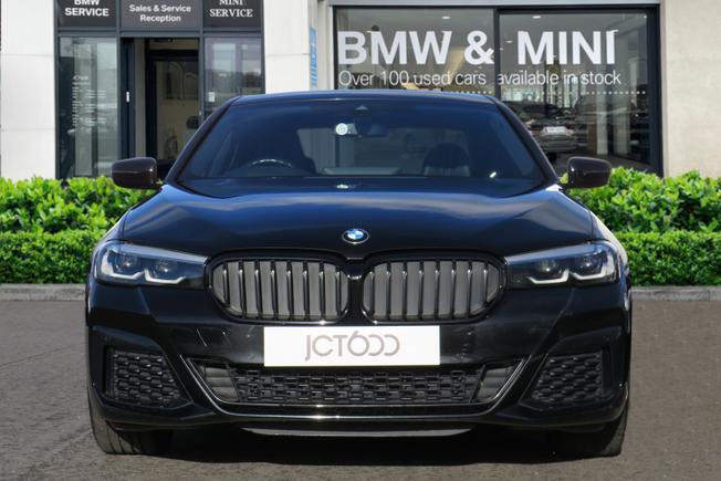 BMW 5 Series Photo 4