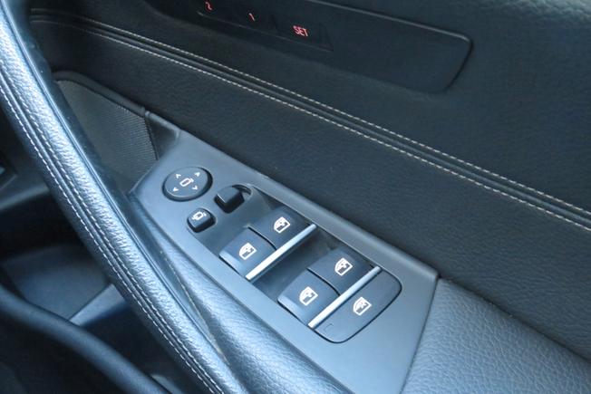 BMW 5 Series Photo 6