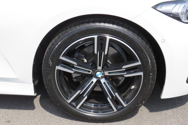 BMW 3 Series Photo 12