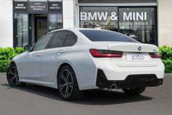 BMW 3 Series Photo 2