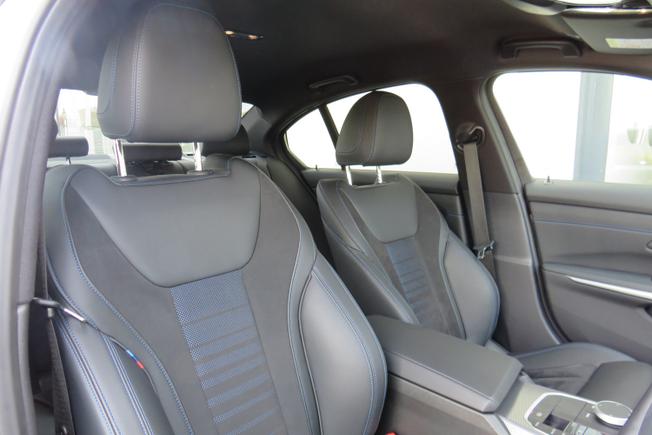 BMW 3 Series Photo 27
