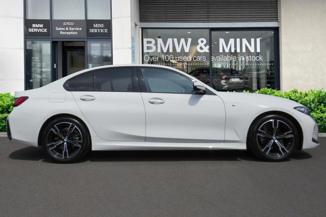 BMW 3 Series Photo 3