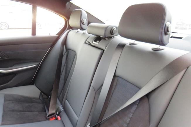 BMW 3 Series Photo 35