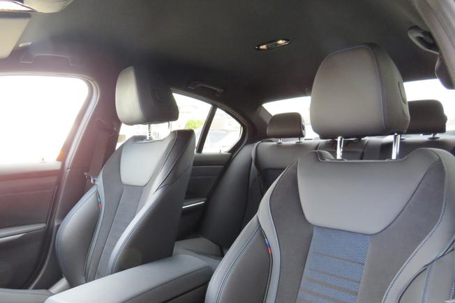 BMW 3 Series Photo 37