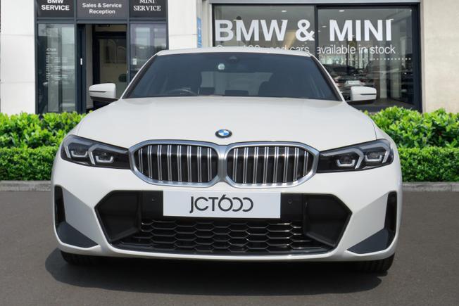 BMW 3 Series Photo 4