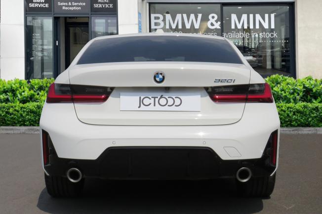 BMW 3 Series Photo 5