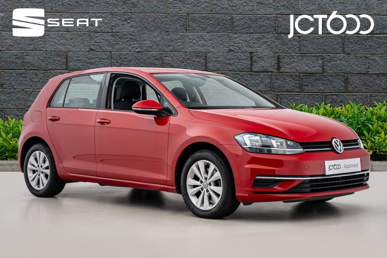 Used 2017 VOLKSWAGEN Golf 1.4 TSI BlueMotion Tech SE Nav Hatchback 5dr Petrol Manual Euro 6 (s/s) (125 ps) Red at JCT600