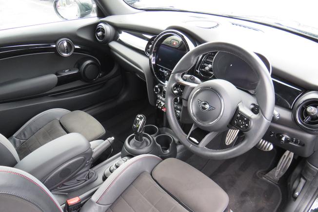 MINI Hatch Photo 15