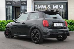 MINI Hatch Photo 2