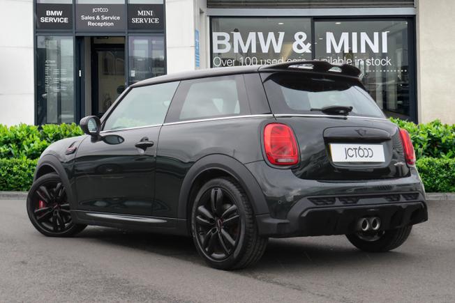 MINI Hatch Photo 2