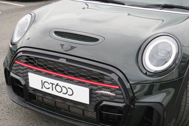 MINI Hatch Photo 9