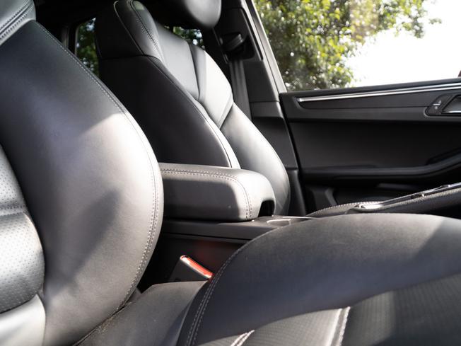 PORSCHE Macan Photo 12