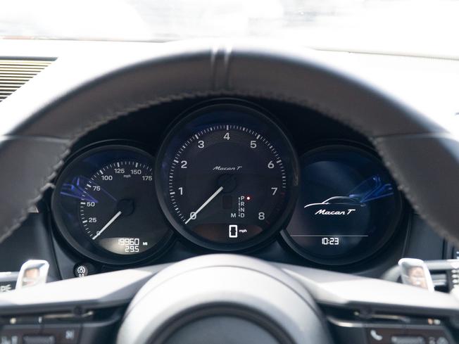 PORSCHE Macan Photo 16