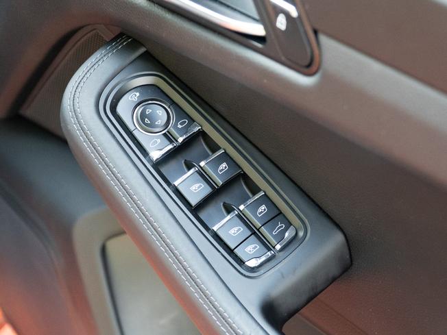 PORSCHE Macan Photo 26