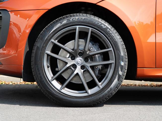 PORSCHE Macan Photo 4