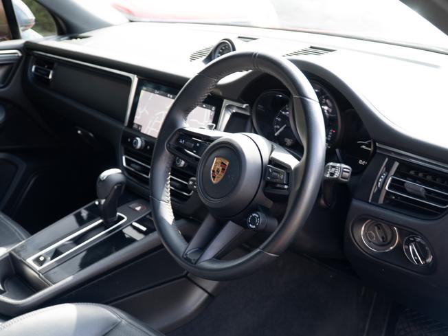 PORSCHE Macan Photo 8