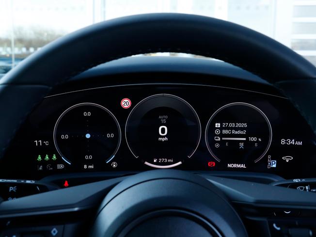 PORSCHE Taycan Photo 10