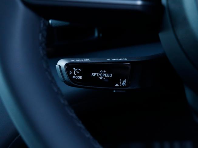 PORSCHE Taycan Photo 13