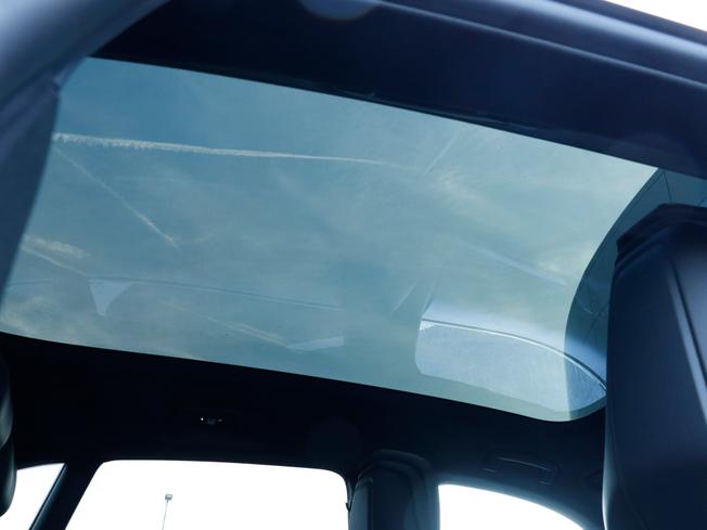 PORSCHE Taycan Photo 32