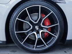 PORSCHE Taycan Photo 4