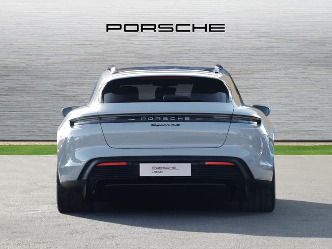 PORSCHE Taycan Photo 7