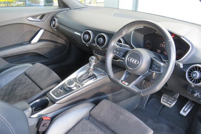 Audi TT Photo 10