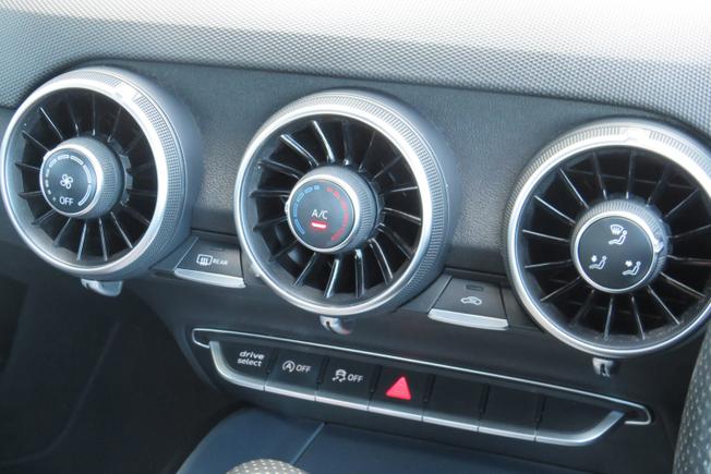 Audi TT Photo 24