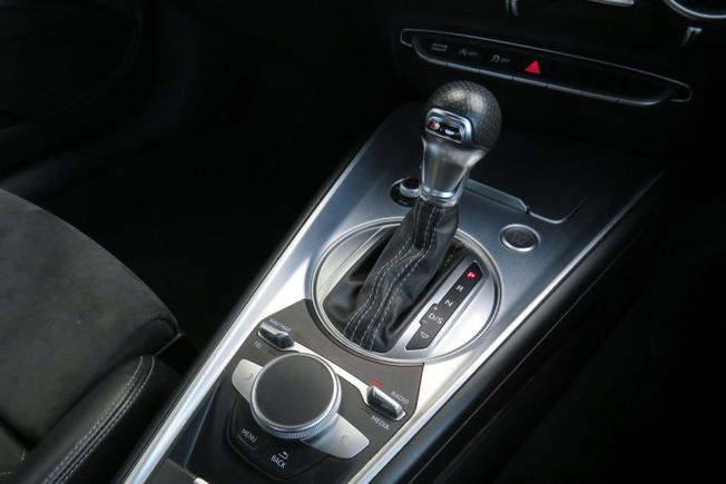 Audi TT Photo 30
