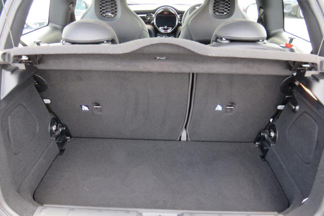 MINI Hatchback Photo 16